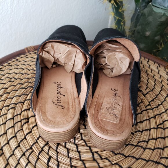 Free People At Ease Loafer Mule Leather Black size 39 / US 9 Snakeskin Boho - Picture 13 of 15